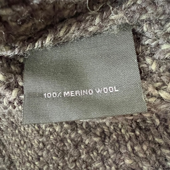 Women's Olive Cable Knit Cardigan - Picture 5 of 9